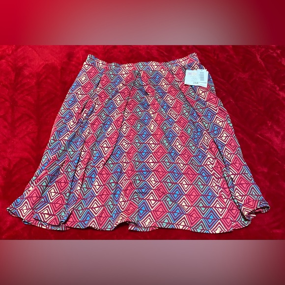 NWT XL Madison Skirt Super cute Knee length high waisted Flattering Super Cute! - Picture 5 of 11